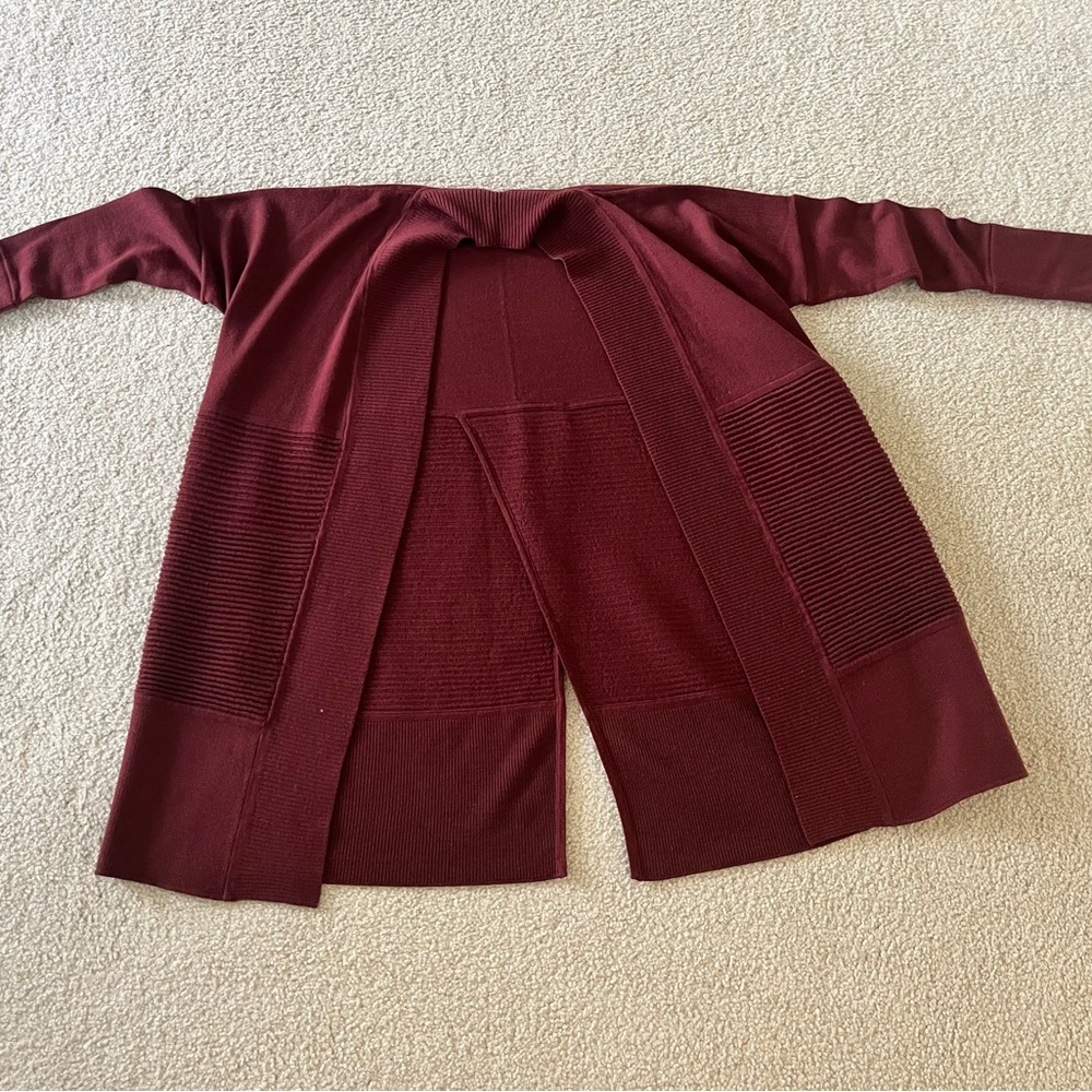 Size SM Lululemon swing “rust” color sweater.